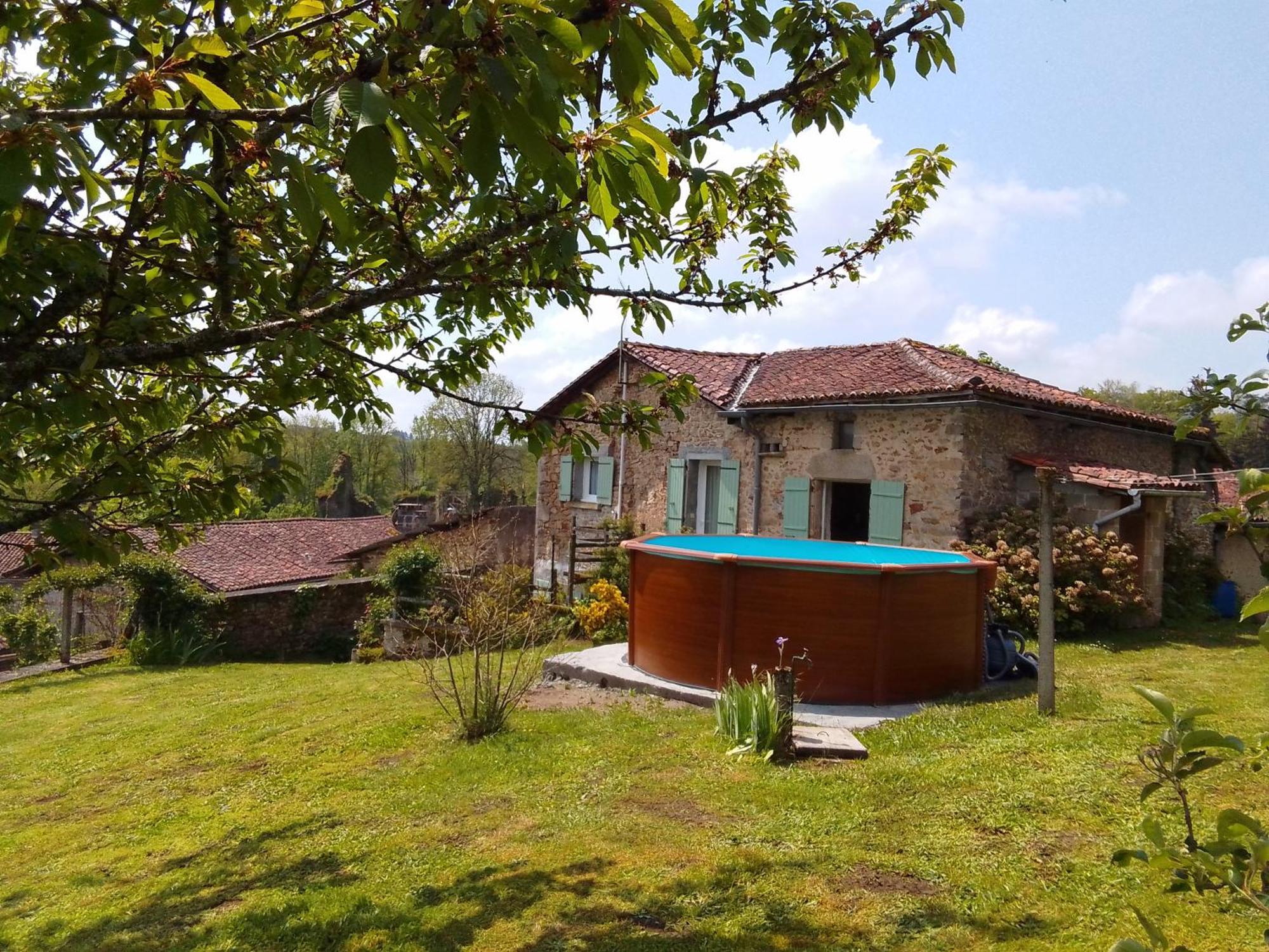Cottage By The Chateau With Pool In National Parc Les Salles-Lavauguyon Exterior foto