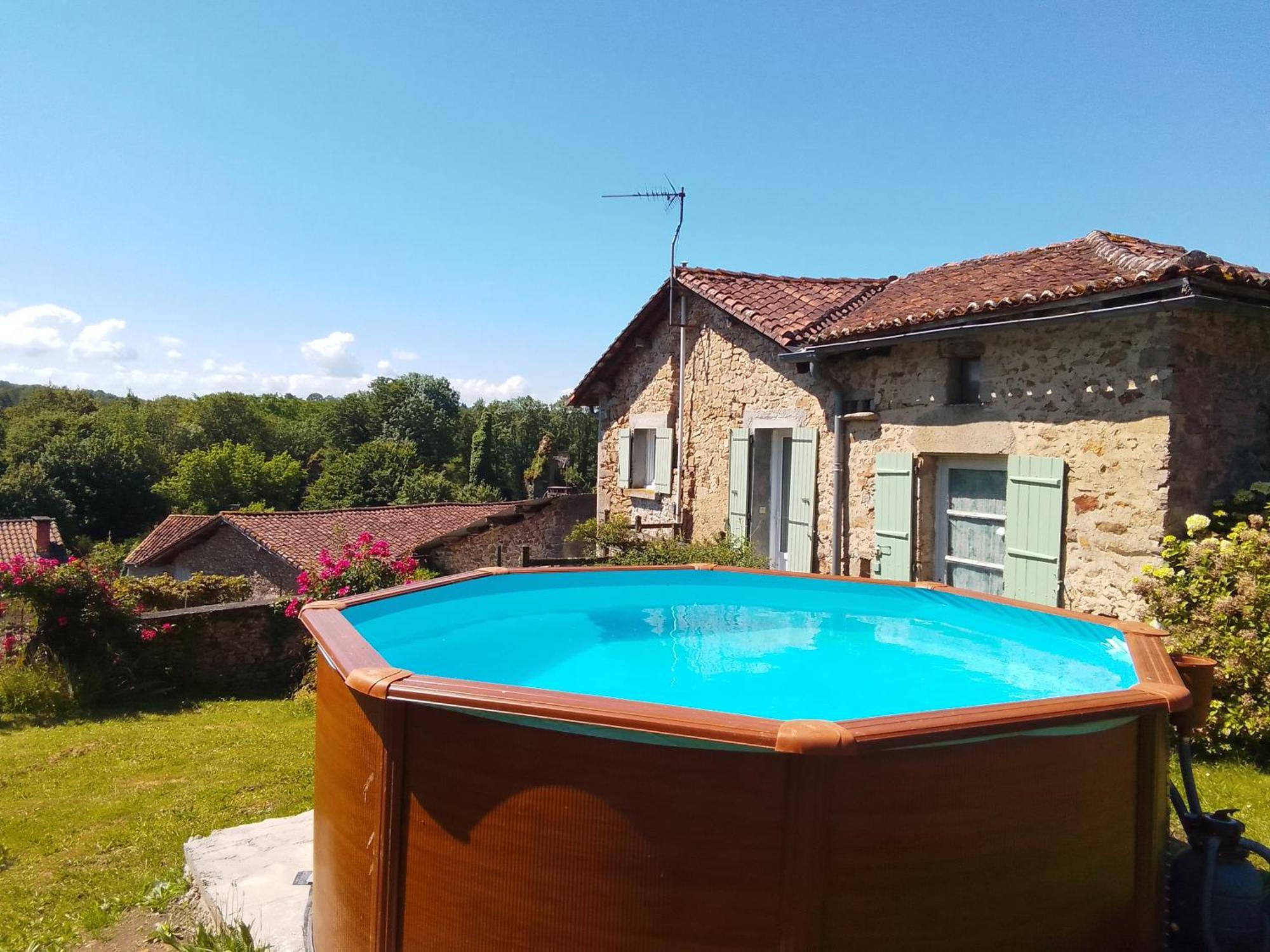 Cottage By The Chateau With Pool In National Parc Les Salles-Lavauguyon Exterior foto
